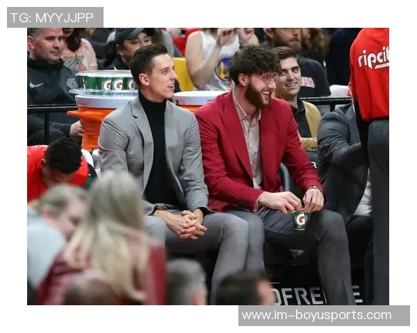 斯波谈热巴韦尔搭档风格强调拼抢精神助力球队战胜对手