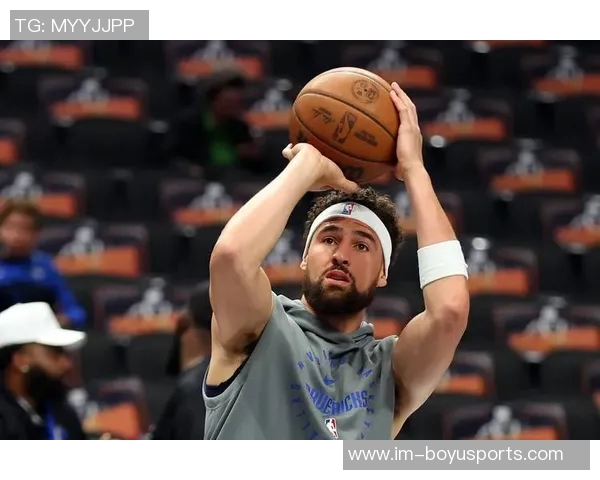 克莱兴奋拿到比赛用球期待三分球里程碑的到来